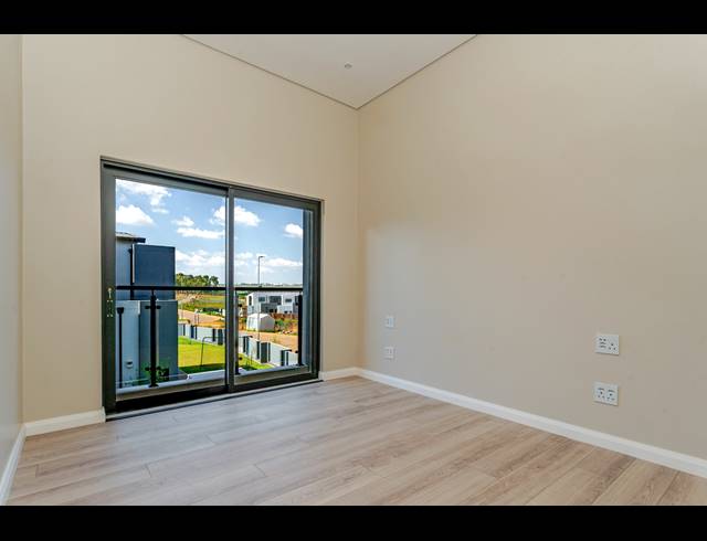 4 BEDROOM FREEHOLD FOR SALE IN OLIFANTSFONTEIN